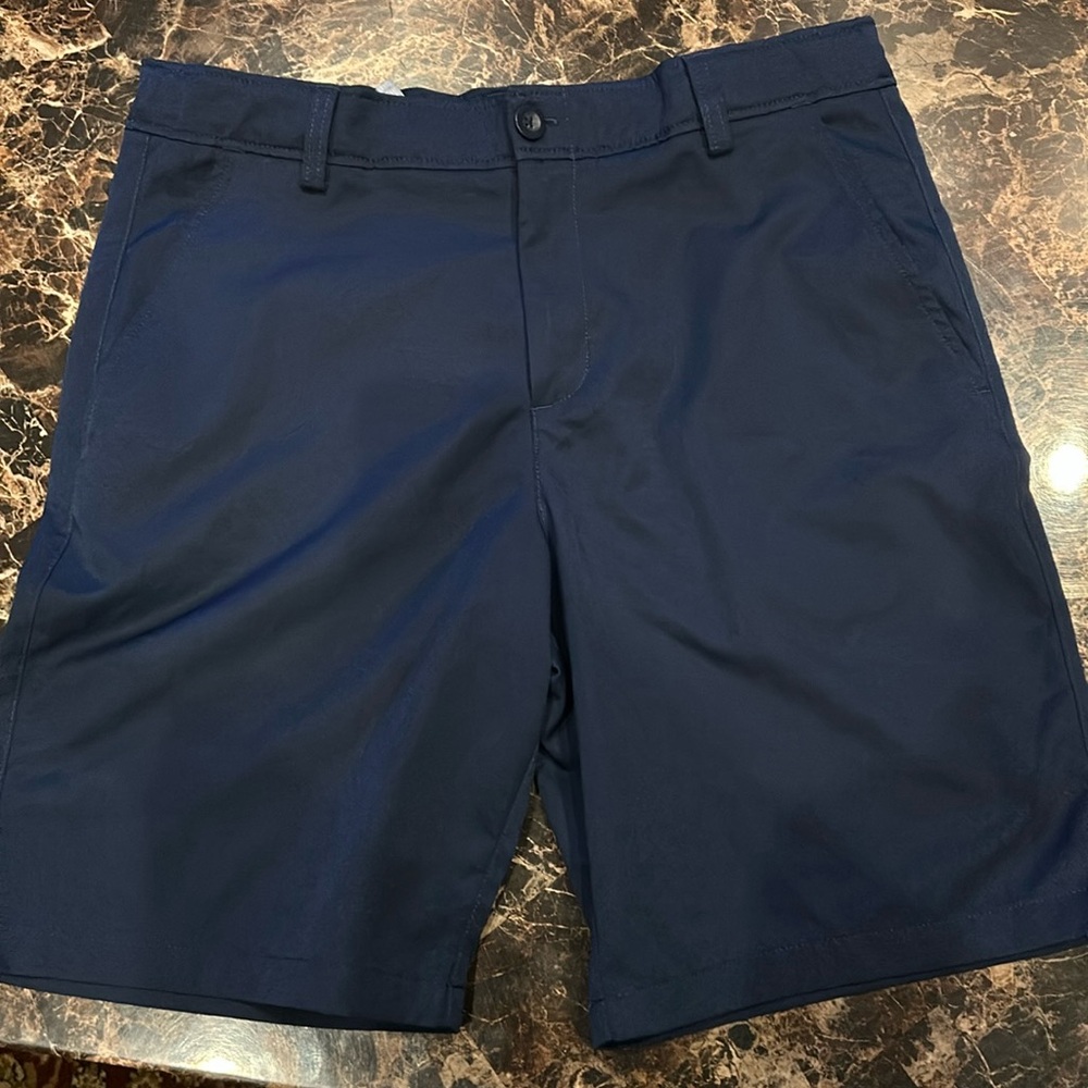 Under Armour golf shorts size YXL